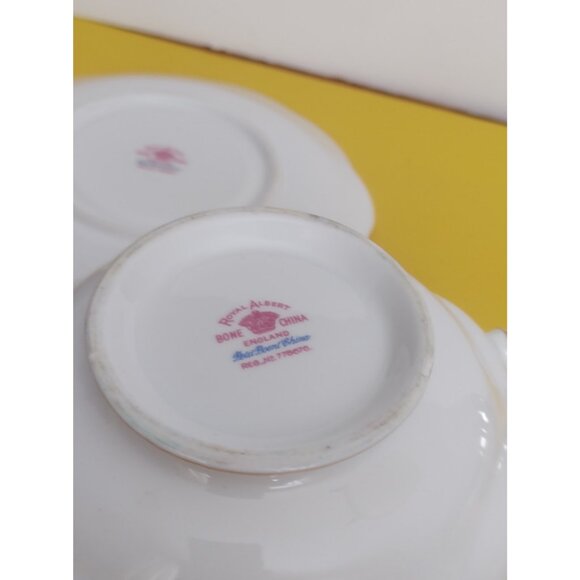 Royal Albert Petit Point Large Gravy Boat with Underplate 1970's - Picture 13 of 13